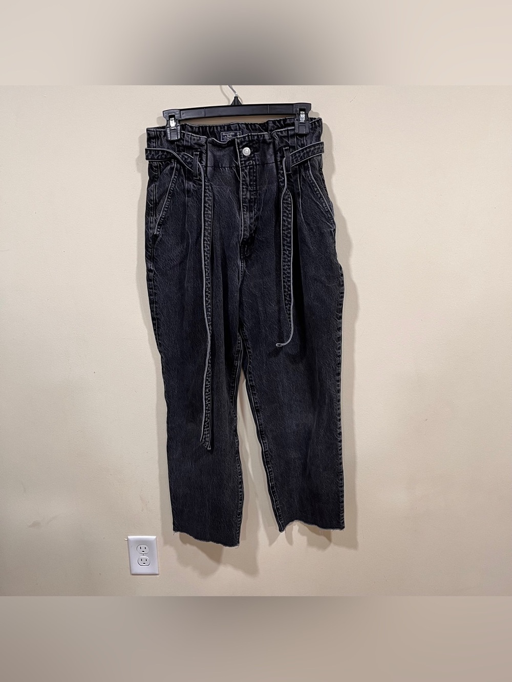 Abercrombie & Fitch high-rise paperbag waist jeans Mom jeans size 8 Regular EUC - Picture 3 of 11